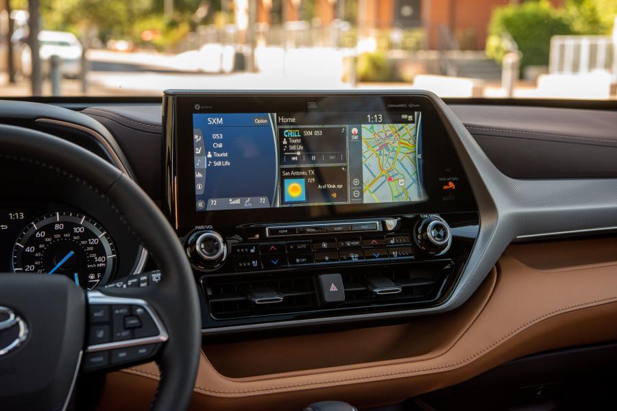 Детали интерьера Toyota Highlander Hybrid Platinum AWD 2019 года  (фото 54 из 67)